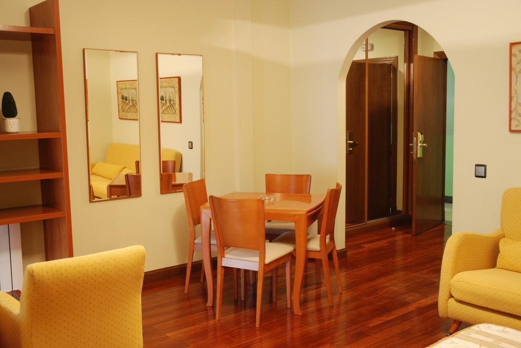 Hostal Los 5 Pinos — Fotos 1